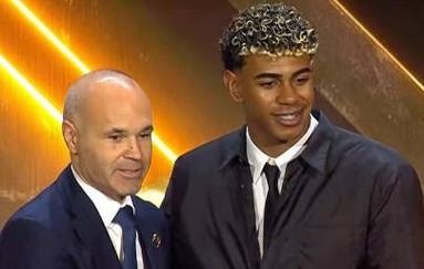 《街霸6》再次出现离谱事件，选手血量计算错误，提前起身庆祝被反杀