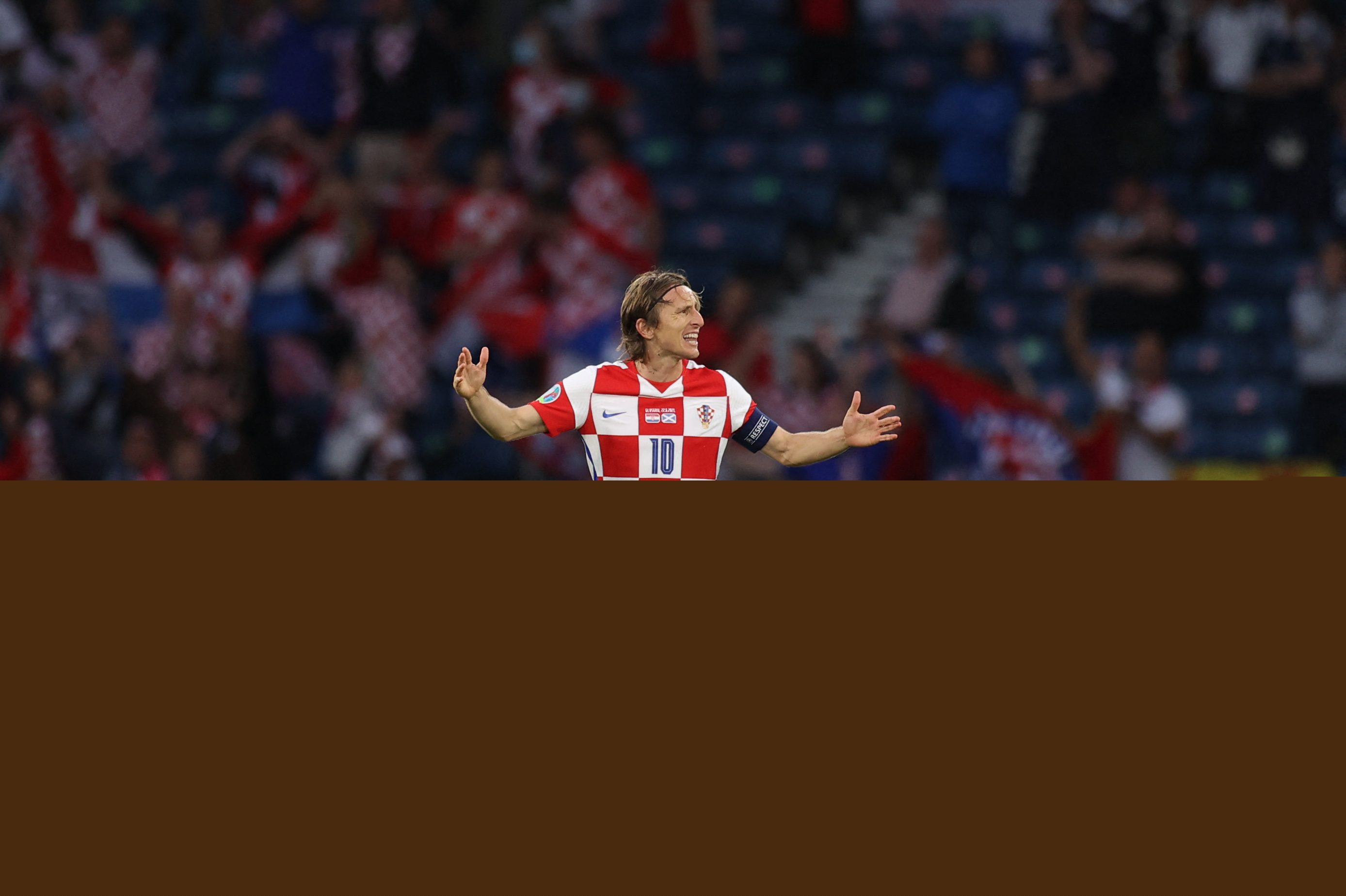 萨内：我会好好表现让纳帅不得不带我上世界杯；孔帕尼是领袖